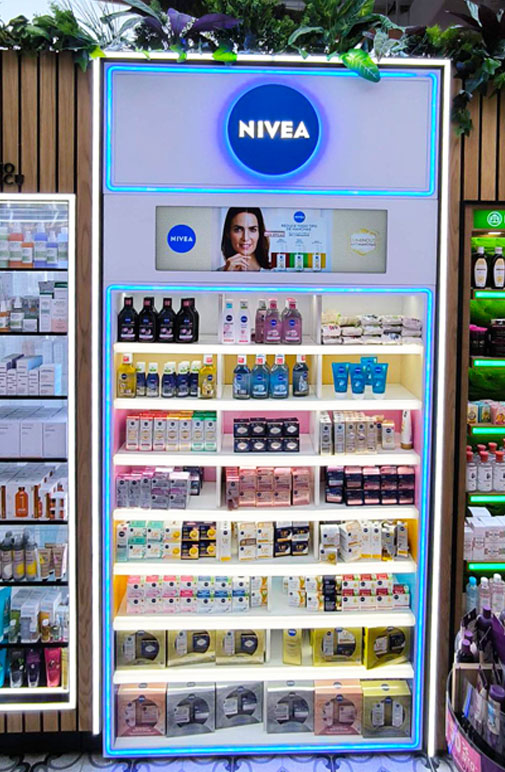 Diseño-final-del-mueble-para-tiendas-de-belleza-de-nivea